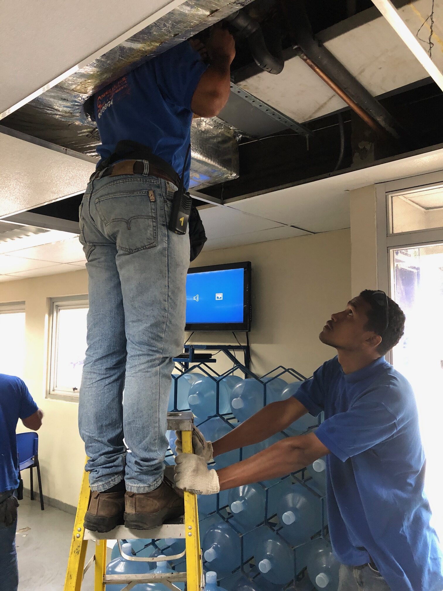 95 - año 2018 mantenimiento correctivos equipos compactos en planta cervecería polar Barcelona (5)