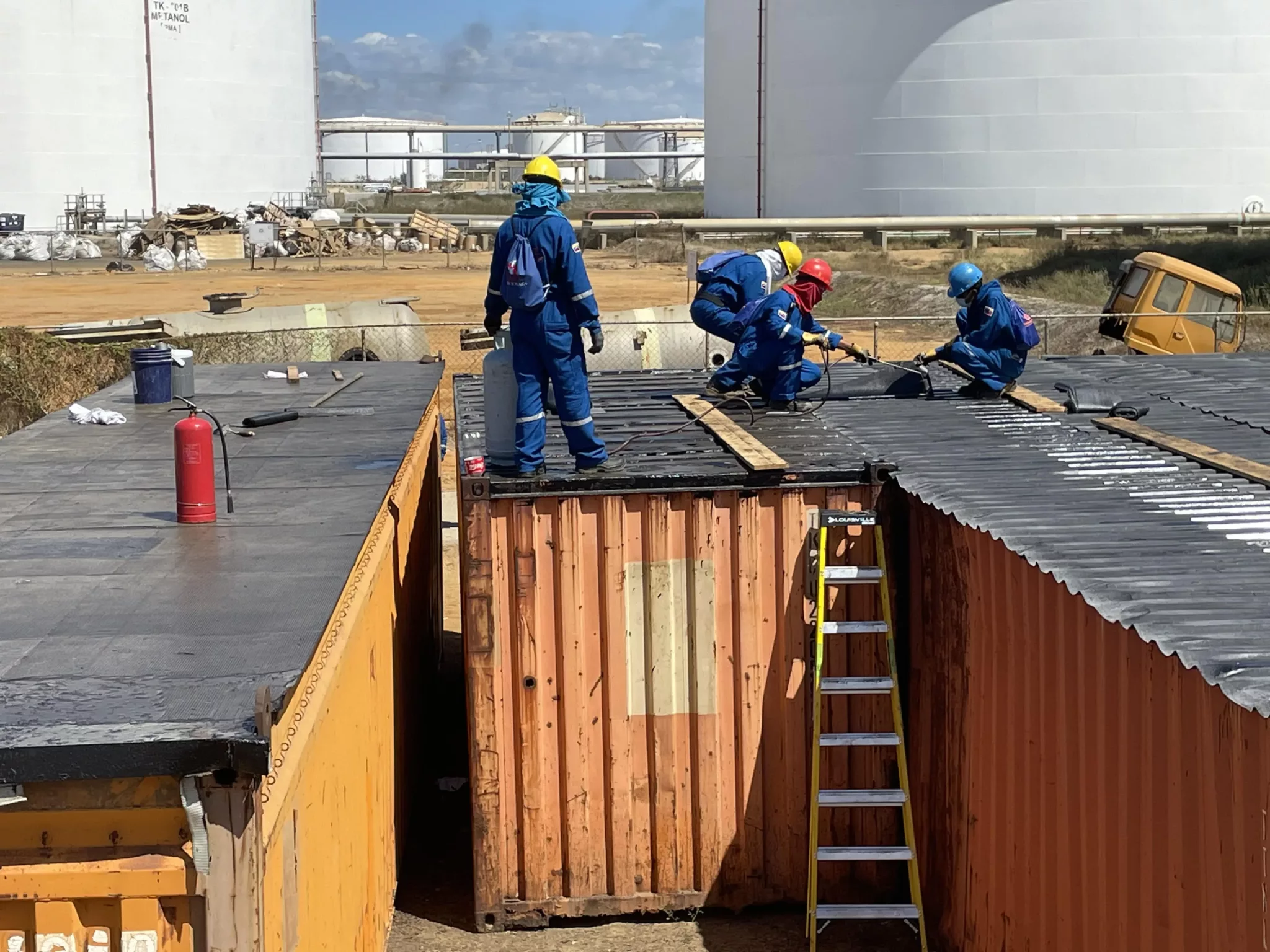 Container waterproofing Methanol from the East Metor (41)