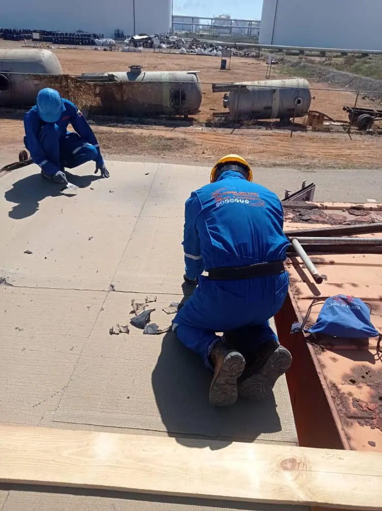 Container waterproofing Methanol from the East Metor (53)