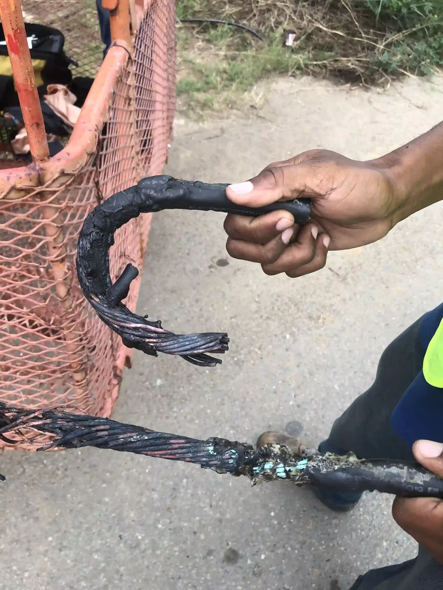 Corrective maintenance transformer bank of airline hangar Avior Airlines (9) copy