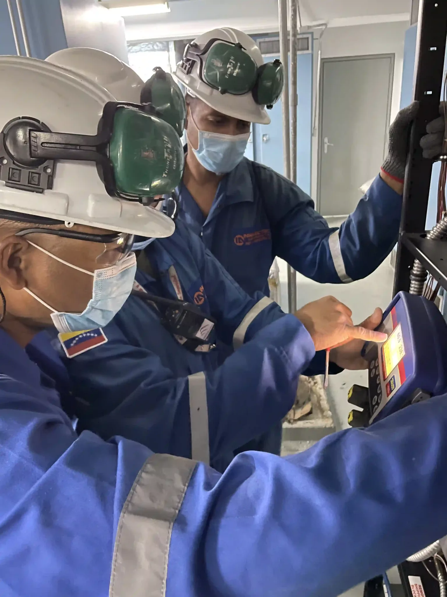 Preventive and corrective maintenance of comfort and precision equipment at the methanol plant in Oriente Metor (2)