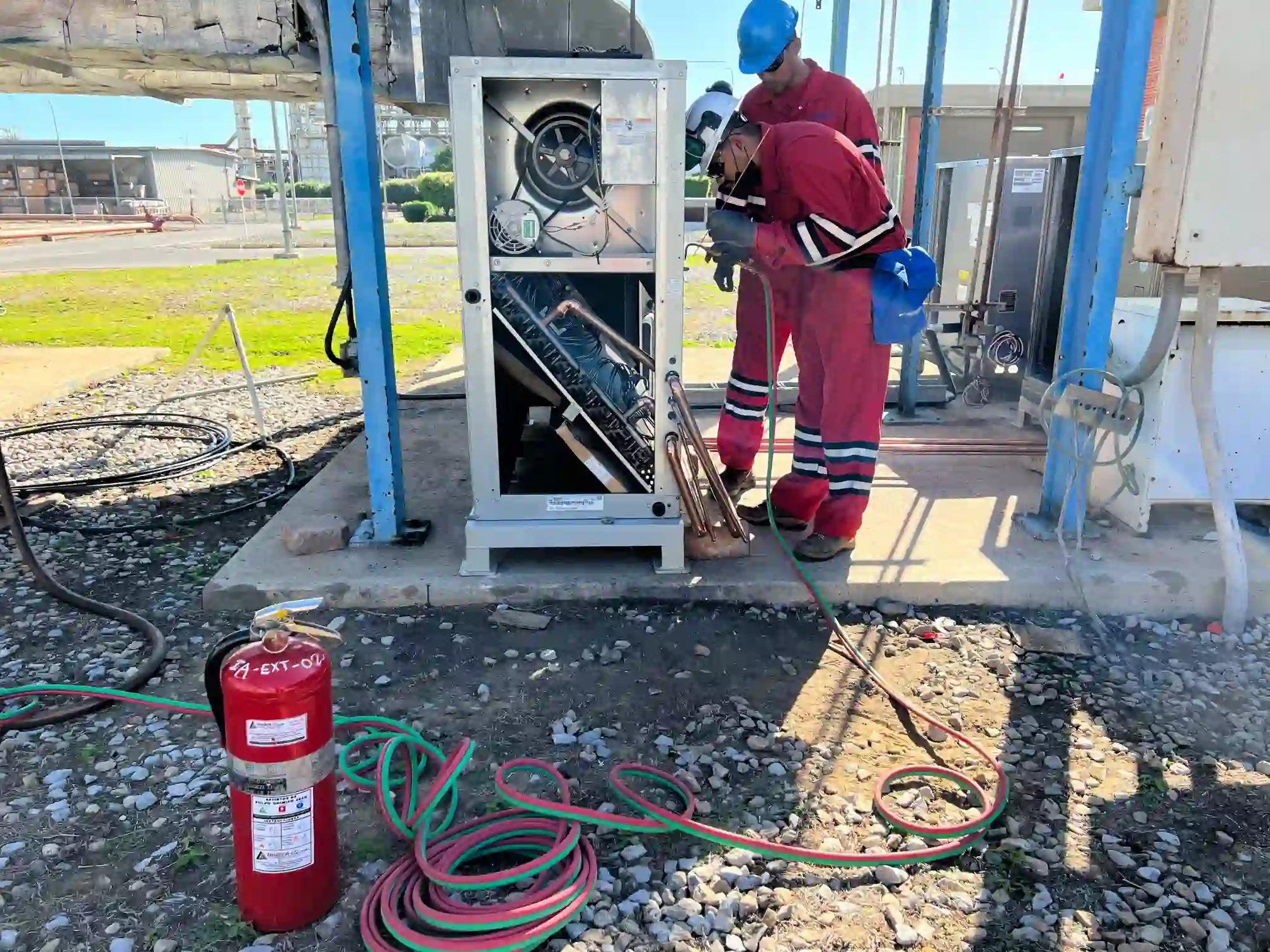 Installation of 15TR unit in chromatography area. (7) copy