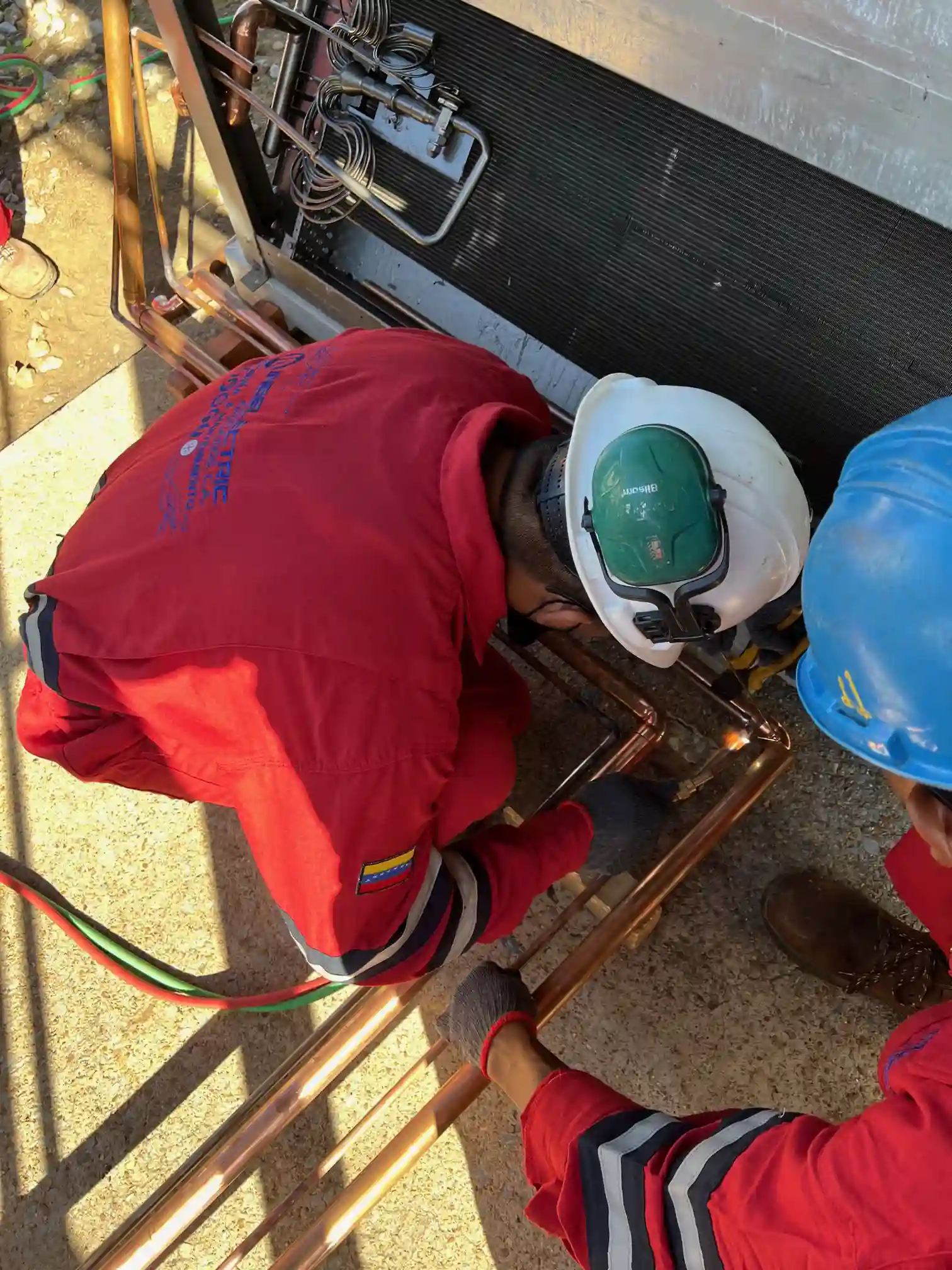 Installation of 15TR unit in chromatography area. (8) copy