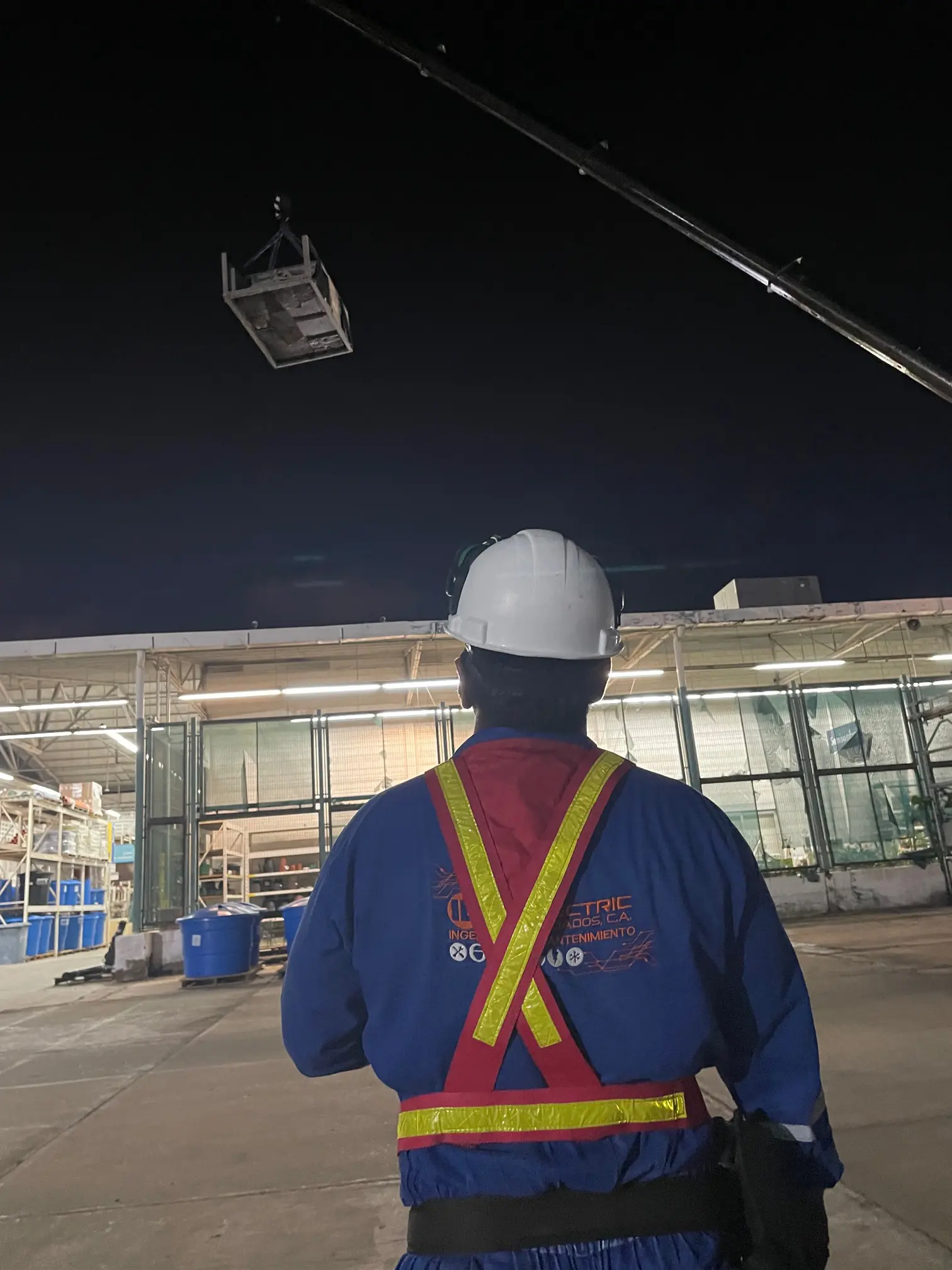 Installation of 4 compact units 20TR - Ferreteria Epa Puerto La Cruz (7)