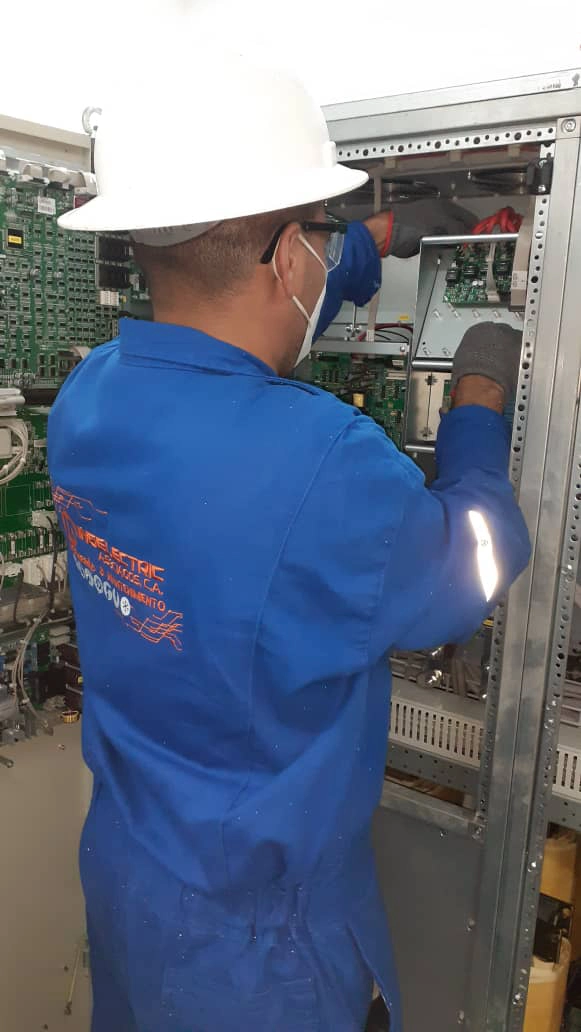 Mantenimiento correctivo banco de UPS sala de control I y II . Metanol de Oriente Metor (14) copy