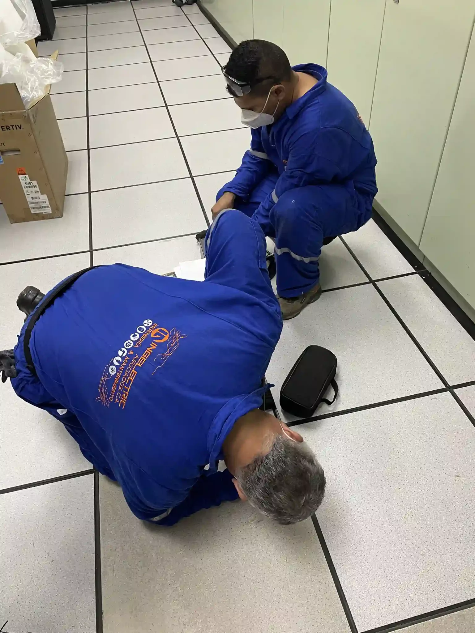 Mantenimiento correctivo banco de UPS sala de control I y II . Metanol de Oriente Metor (16) copy