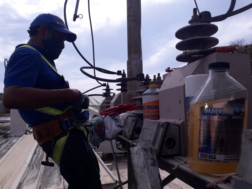 Mantenimiento correctivo transformador de corriente Ferretería Epa 2020 (2)