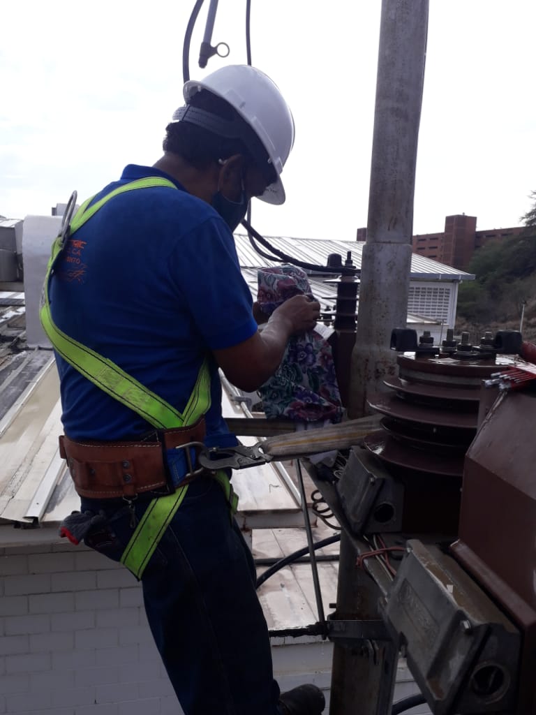 Mantenimiento correctivo transformador de corriente Ferretería Epa 2020 (5)