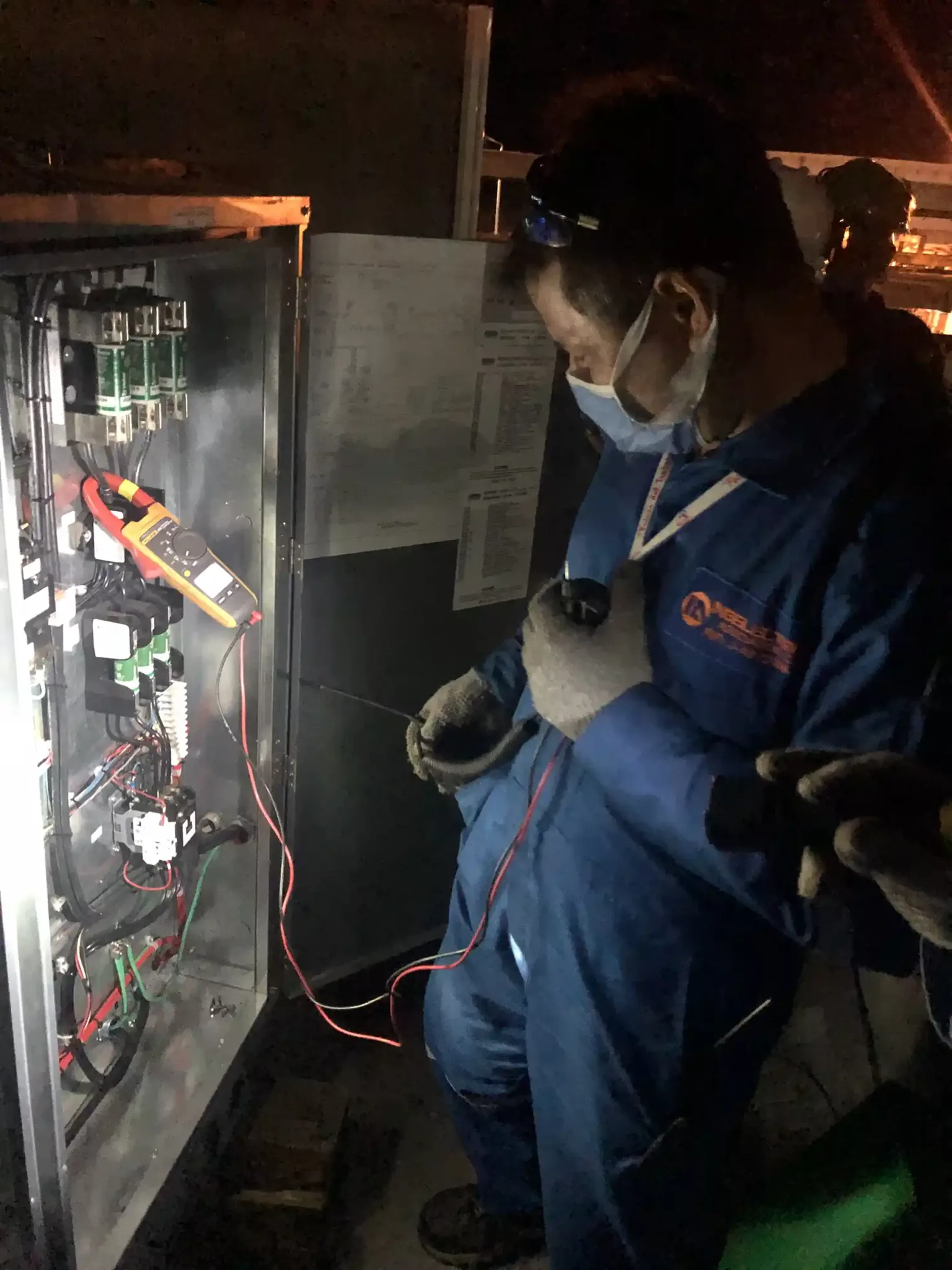 instalación de unidad de precisión 30TR subestación I - Metanol de Oriente Metor (5) copy