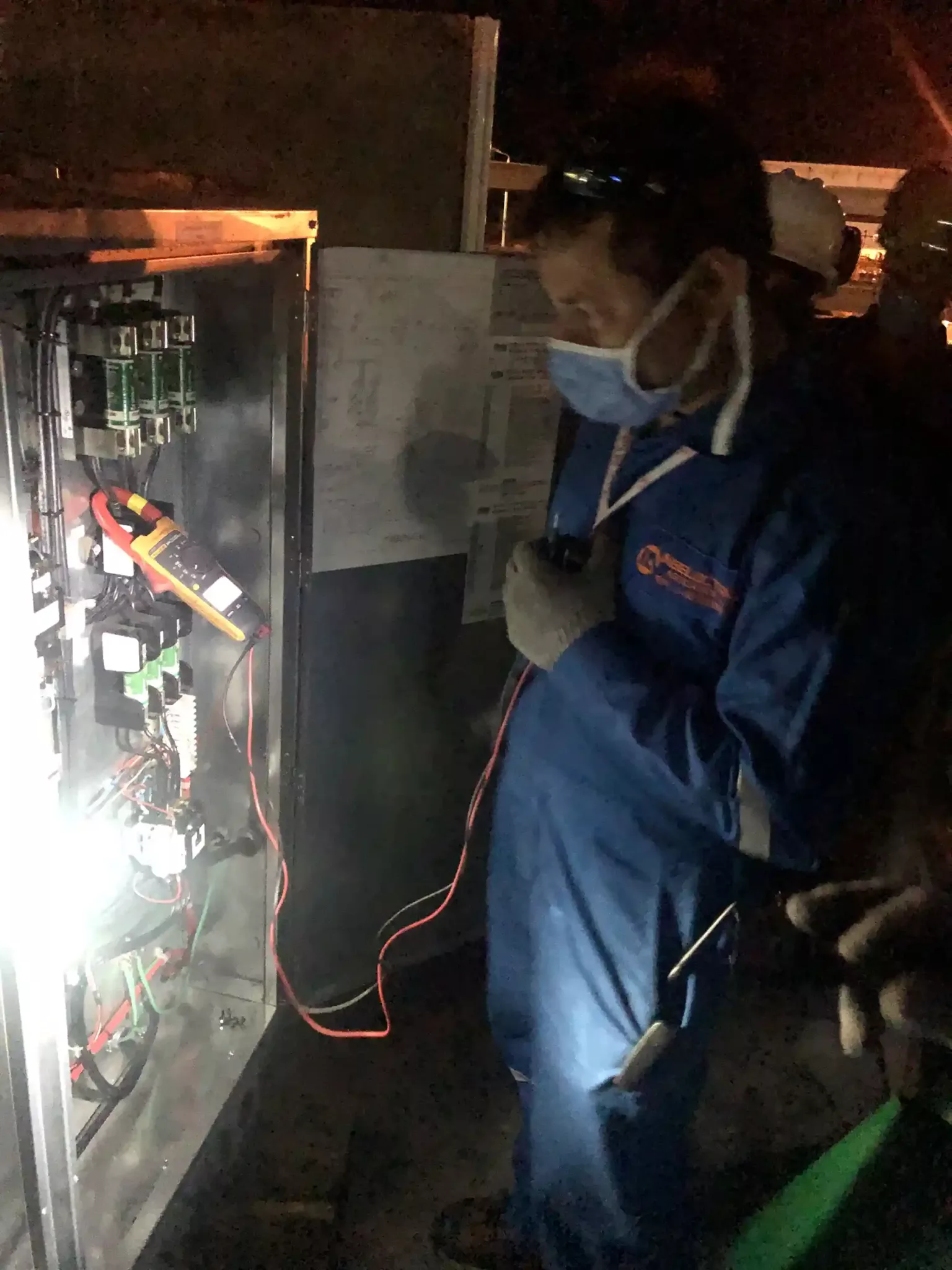 instalación de unidad de precisión 30TR subestación I - Metanol de Oriente Metor (6) copy